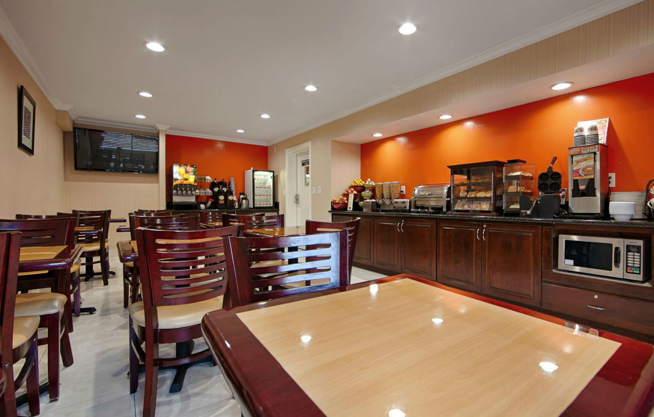 Western 3* Pasadena